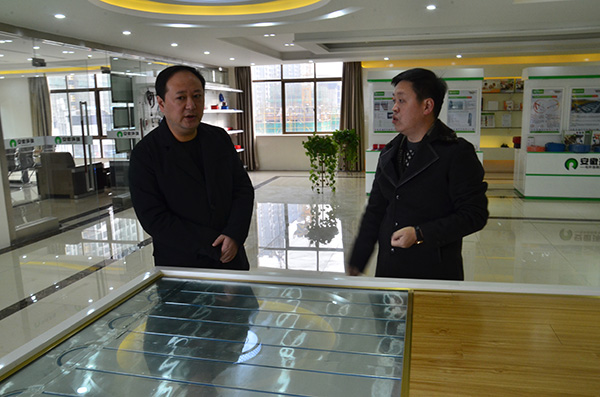 肥東縣委副書(shū)記來(lái)環(huán)瑞考察1 肥東縣委副書(shū)記來(lái)環(huán)瑞考察1