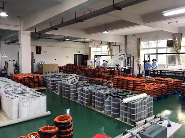 發(fā)熱電纜和發(fā)熱地席車(chē)間